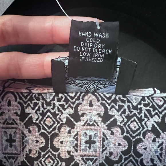 Boot  Barn Angie kimono Size:M Color:Black/ blush floral print NWT - Picture 8 of 8